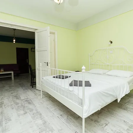 Antic Apartament *