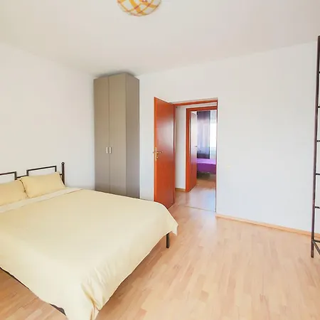 Antic Lägenhet Bukarest